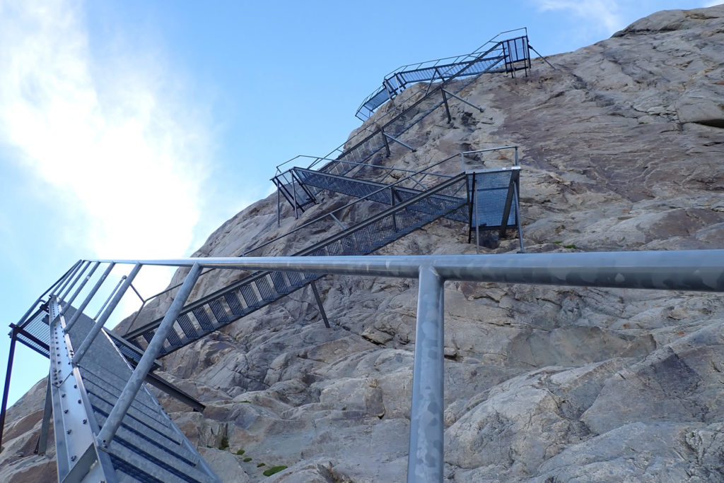 Escaleras del Refugio Konkordia